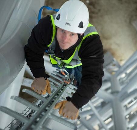 高空攀爬過程中防墜器的應(yīng)用